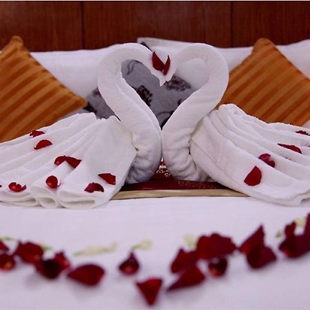 Huang Ting Hotel Пном Пен Екстериор снимка