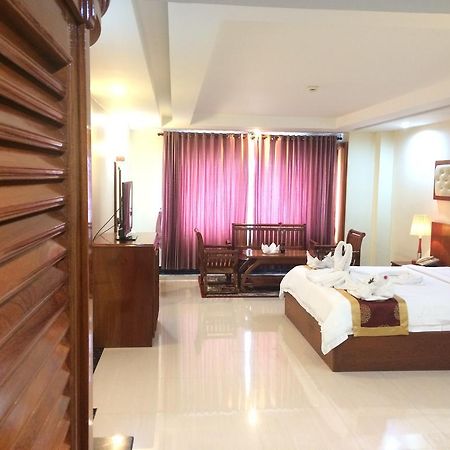 Huang Ting Hotel Пном Пен Екстериор снимка