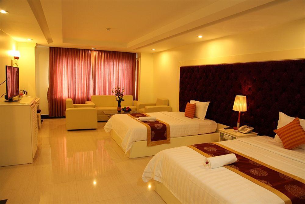 Huang Ting Hotel Пном Пен Екстериор снимка