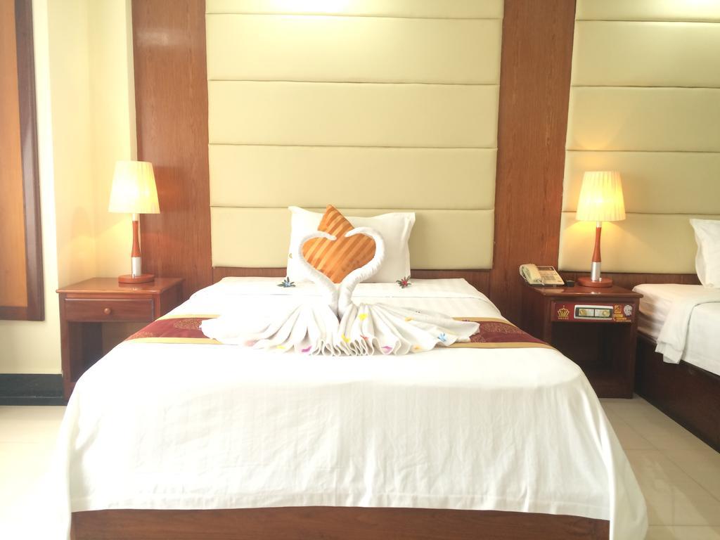 Huang Ting Hotel Пном Пен Екстериор снимка
